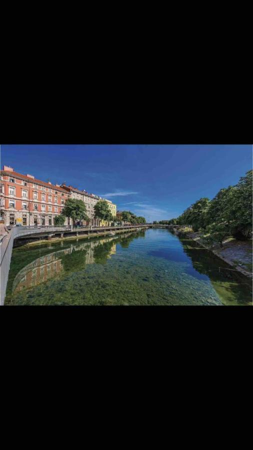 Appartement Apartman Vidi à Rijeka Extérieur photo