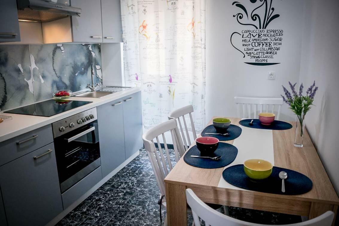 Appartement Apartman Vidi à Rijeka Extérieur photo